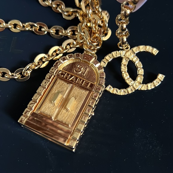 Chanel AUTHENTIC Chain belt - Picture 12 of 17